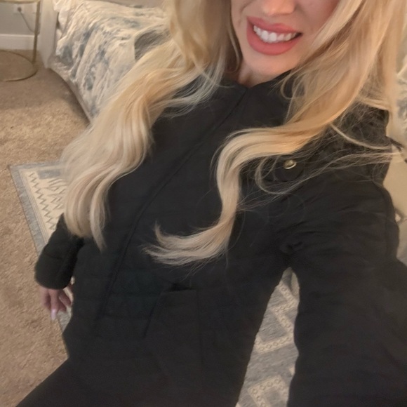 BURBERRY: STUNNING 🤩 Black Quilted Jacket - Picture 2 of 3